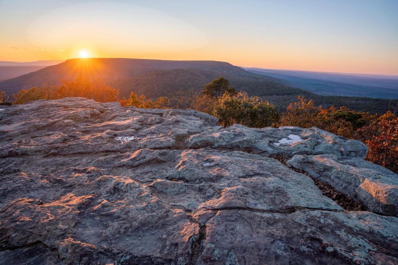 Nebo'S Foot, Hiking And Biking Escape With Game Shed Villa Dardanelle Exterior photo